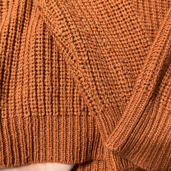 Burnt orange cold shoulder sweater - Picture 3 of 3